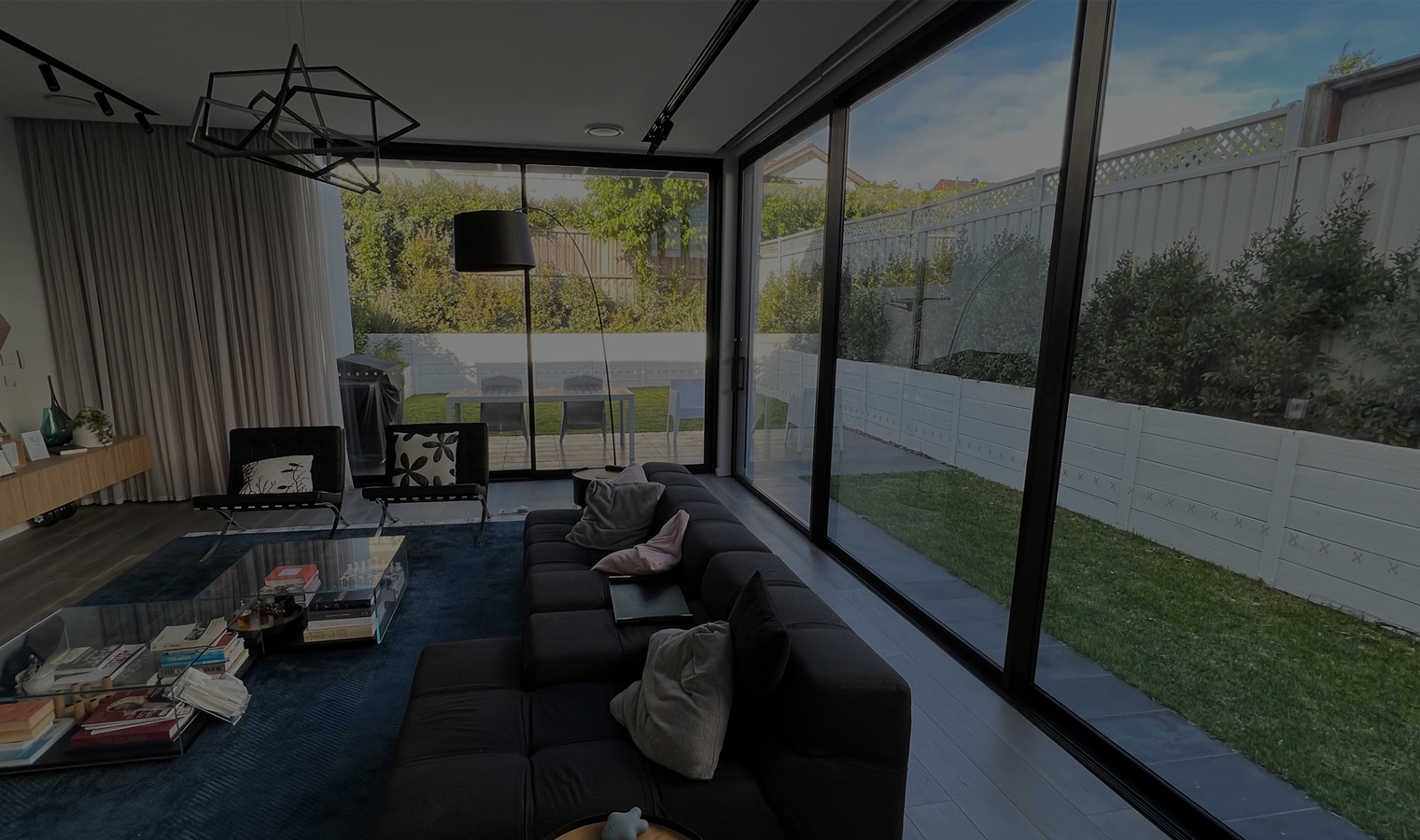 What Affects the Cost of Hiring a Glazing Contractor?